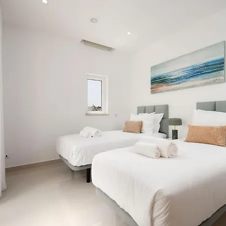 Marina View 9 With Pool By Homing * Lagos