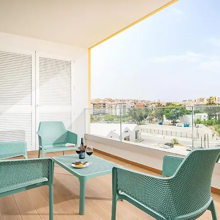 Marina View 9 With Pool By Homing Lagos