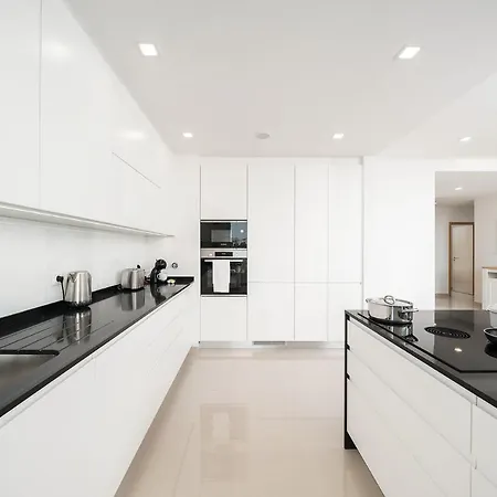 Marina View 9 With Pool By Homing Lagos