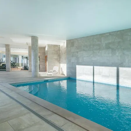 Marina View 9 With Pool By Homing Lagos